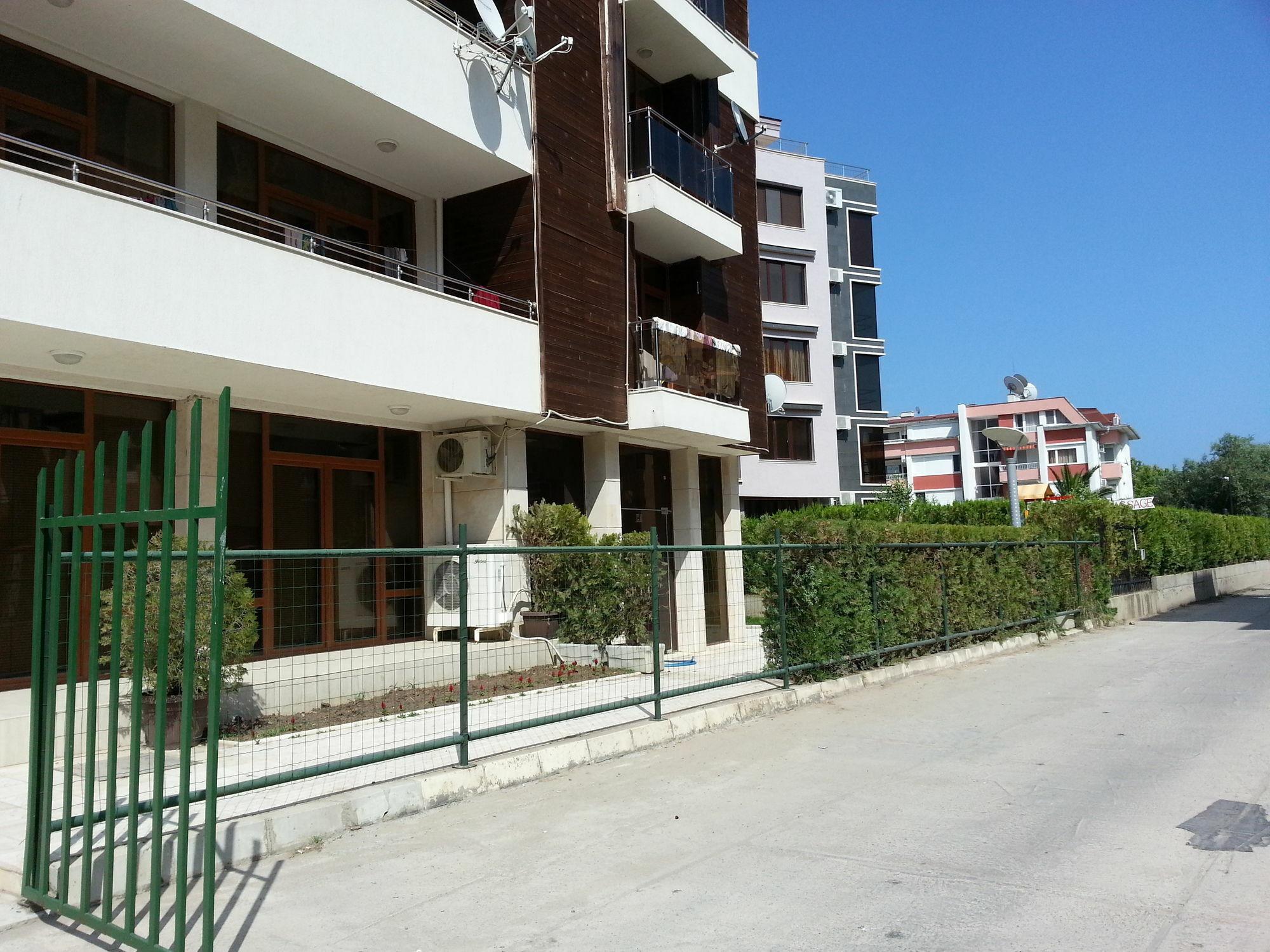 Eden - Menada Apartments Sunny Beach Buitenkant foto